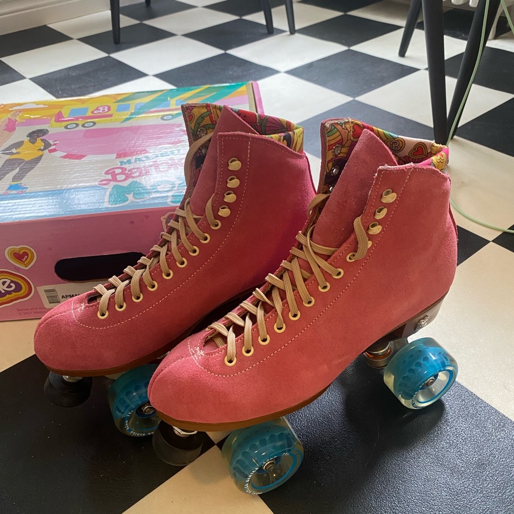 Malibu Barbie Moxi Roller Skates Size 9